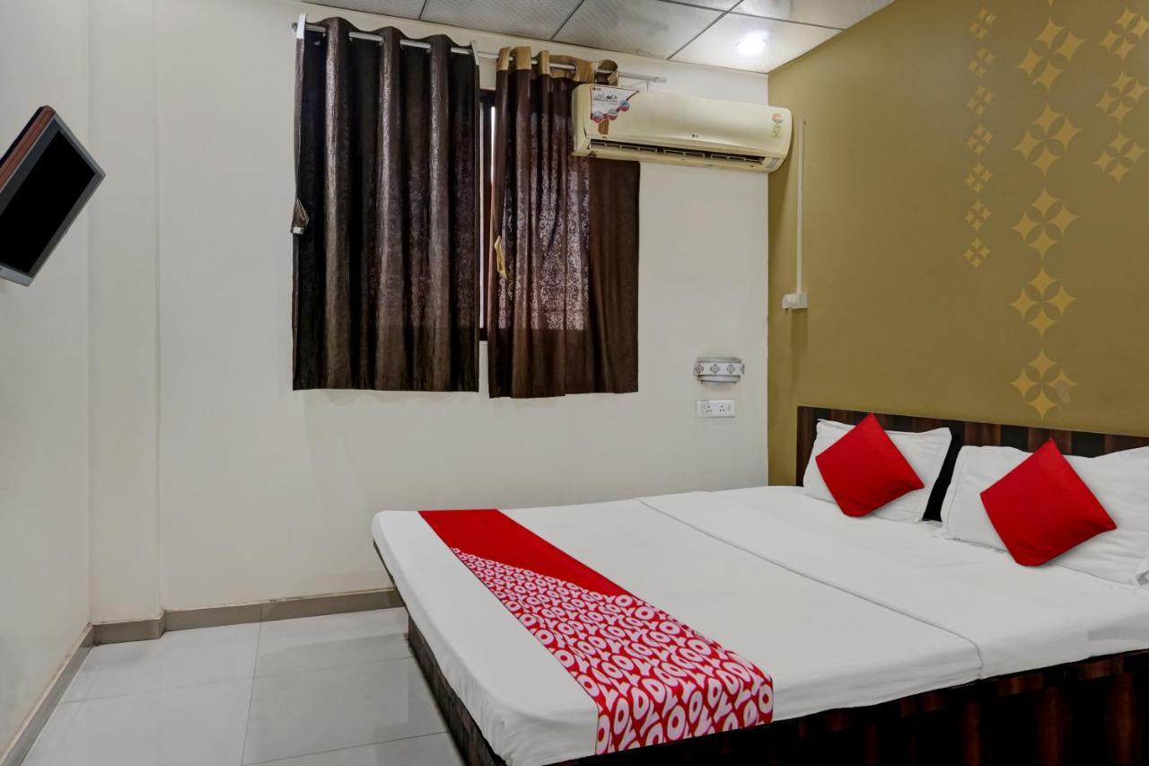Oyo Flagship Sai Satyam Lodge Pune Exterior photo
